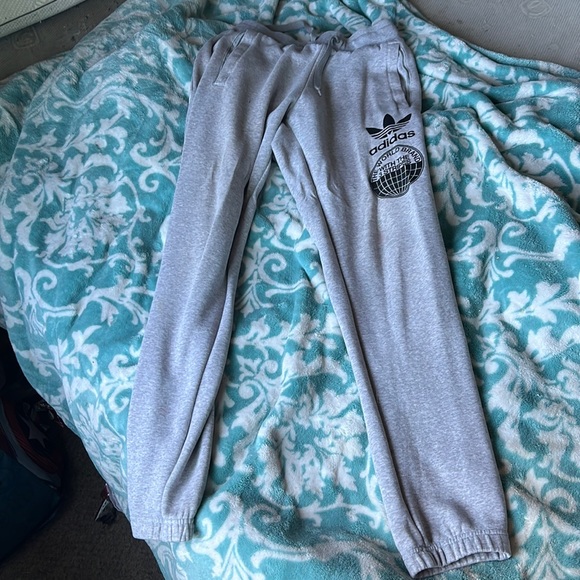 Men’s medium adidas jogger pant never worn  ( too small ) - Picture 1 of 8